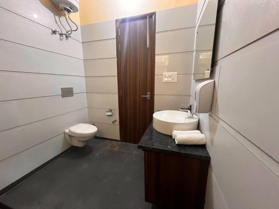 5Bhk Home Away From Home At Ranjit Avenue Amritsar Exteriér fotografie