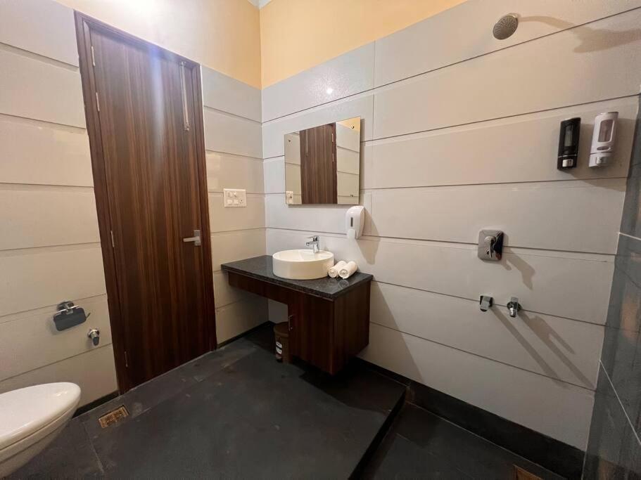 5Bhk Home Away From Home At Ranjit Avenue Amritsar Exteriér fotografie
