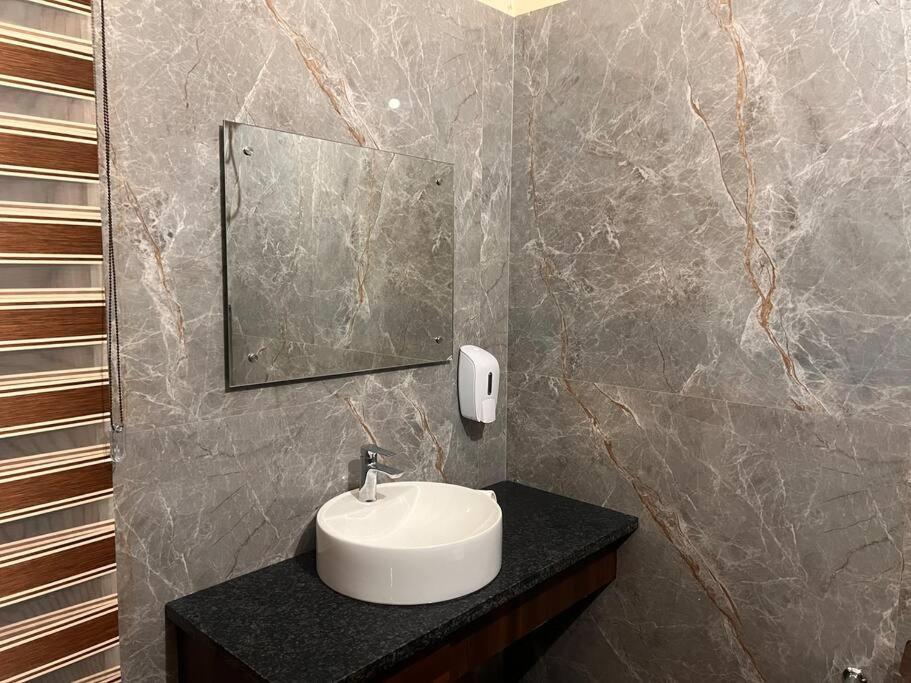 5Bhk Home Away From Home At Ranjit Avenue Amritsar Exteriér fotografie